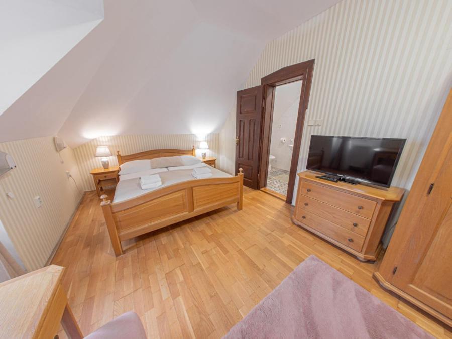 Hotel Salamander - Garni Banska Stiavnica Ngoại thất bức ảnh